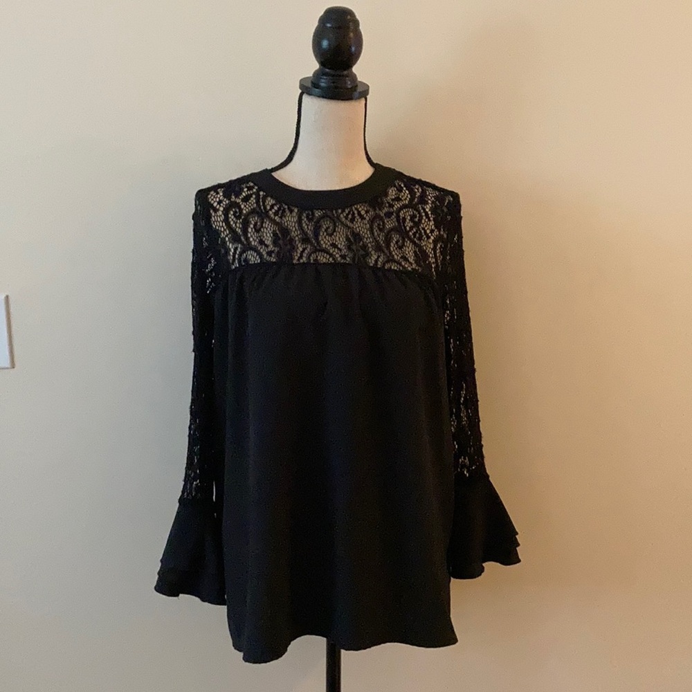 Womens Black Top (L)